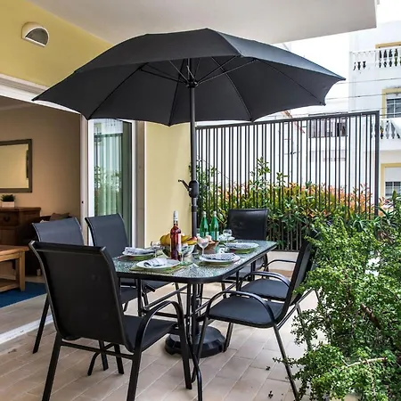 Bella-poolside Terrace & Alfresco Dining *