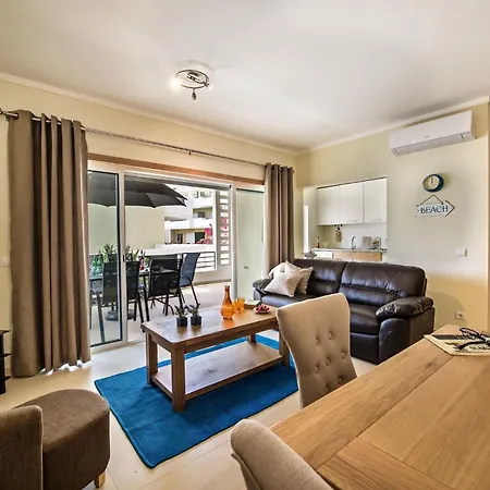 Bella-poolside Terrace & Alfresco Dining Apartment *